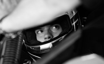 Le port du casque en voiture pour prévenir les traumatismes crâniens ?